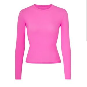 SKIMS Fits Everybody Long Sleeve T Shirt